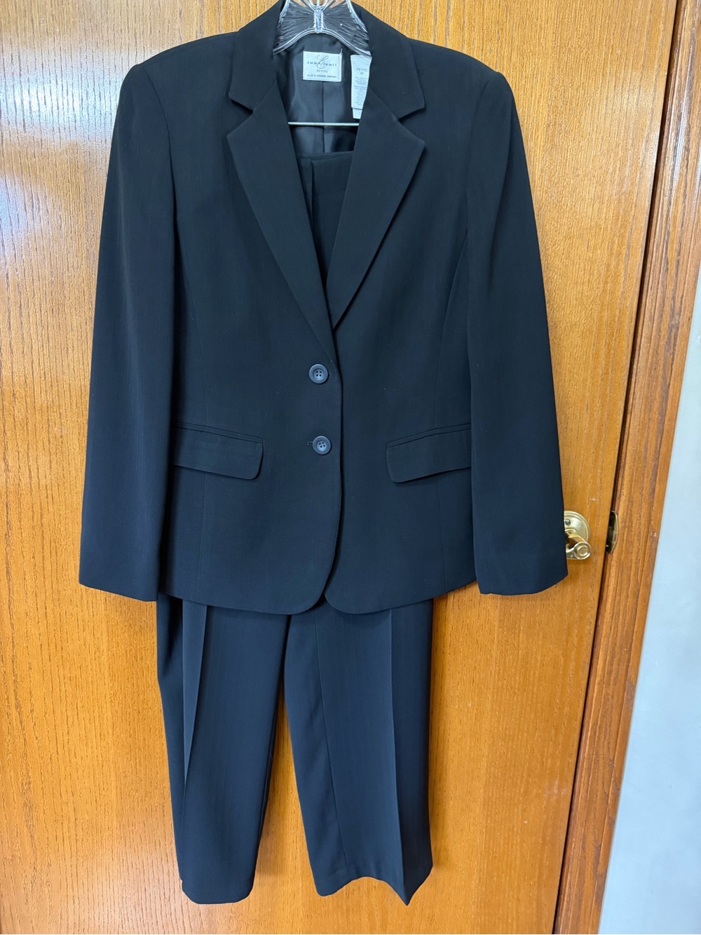 Emma James for Liz Clauborne -  Women's Two-Piece Blazer & Pants Suit - Black